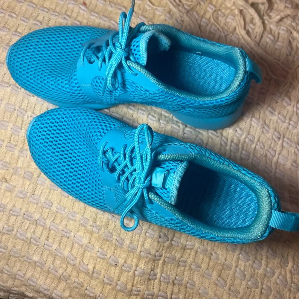 Nike Roche Teal Tennis Shoe Sneakers - Picture 3 of 7